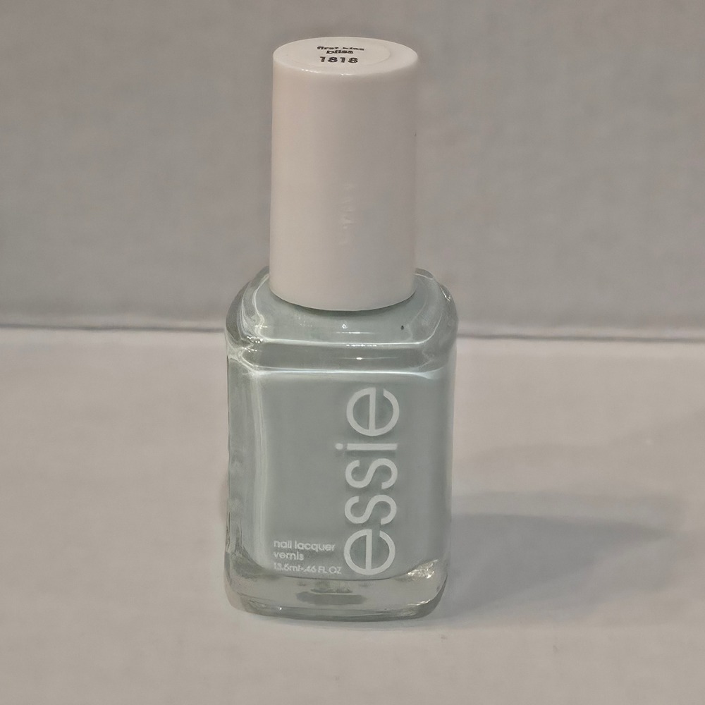 Essie Nail Lacquer 1818 First Kiss Bliss Pale Sage Green Mint Vernis 0.46oz